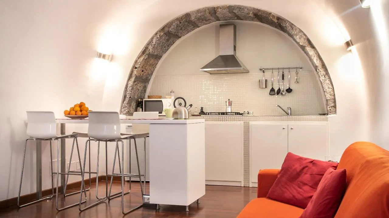 Ferienwohnung The House CTA 0*,  Italien